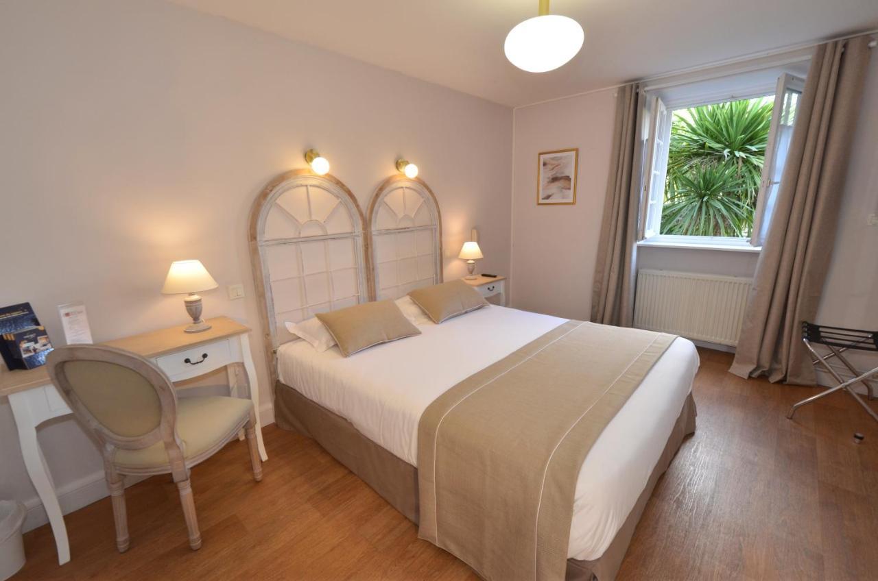 Demeures & Chateaux - Hotel De La Porte Saint-Malo Dinan Bagian luar foto